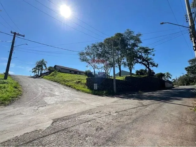 Imagem 2: Amplo Terreno de Esquina na Avenida Tiradentes