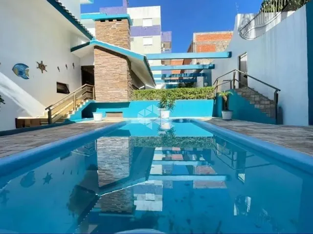 Imagem: Casa Triplex a Venda com 6 Quartos, 3 Suítes