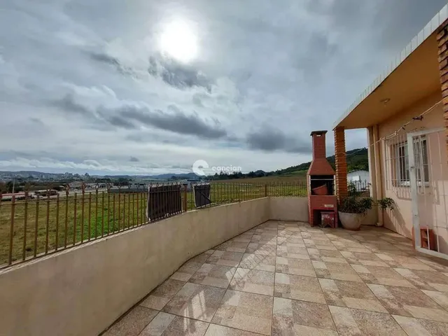 Imagem: Casa À Venda, 6 Quartos, 2 Suítes, 4 Vagas