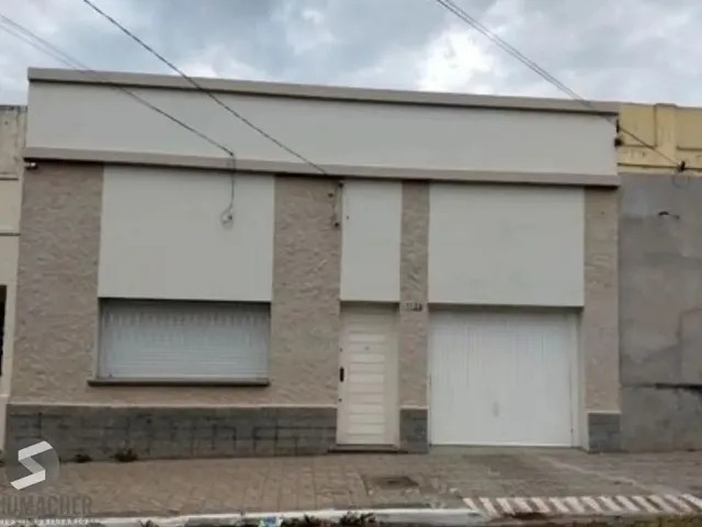 Imagem: Casa Central com 3 Dorm. Por R$ 850.000,00