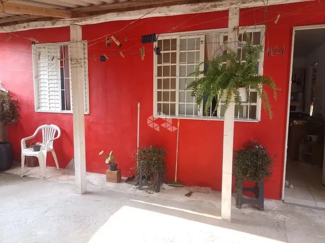 Imagem: Casa com 2 Quartos Toda Gradeada com Vaga