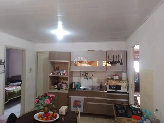 Imagem 3: Casa com 2 Quartos Toda Gradeada com Vaga de Garagem no Bairro Diácono Luiz Pozzobon Em