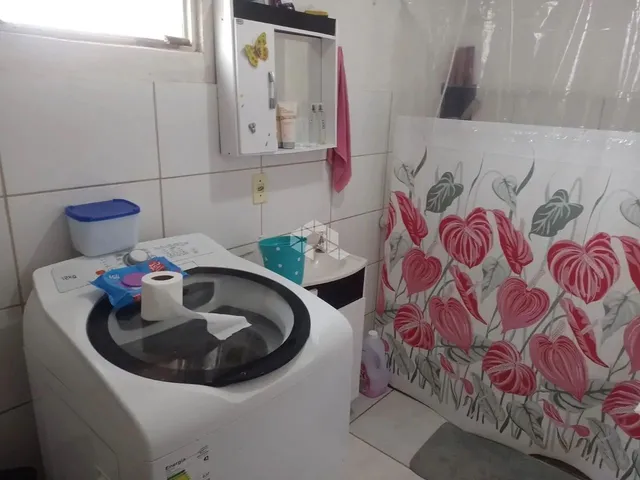 Imagem 2: Casa com 2 Quartos Toda Gradeada com Vaga de Garagem no Bairro Diácono Luiz Pozzobon Em