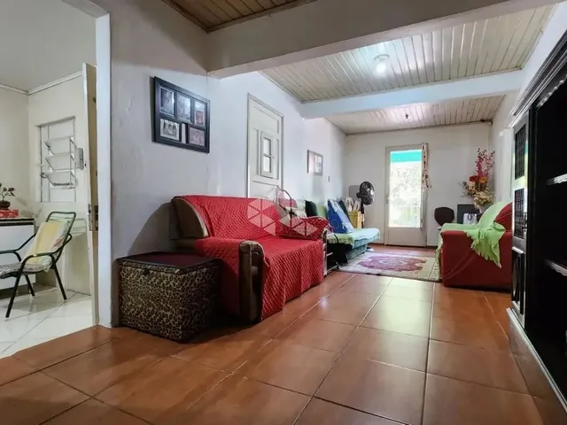 Imagem: Casa com 3 Dormitórios, 2 Banheiros e Pátio
