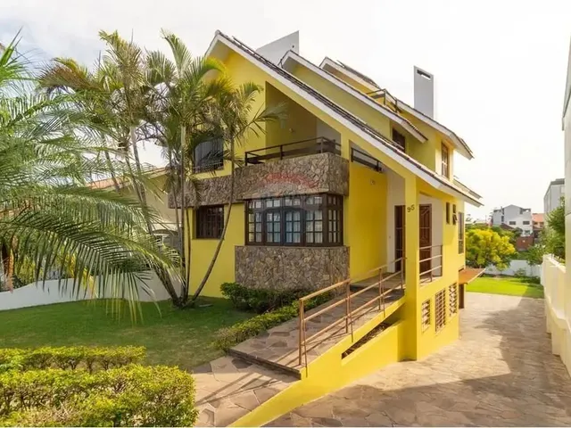 Imagem: Casa Ampla, Iluminada e com Terreno Espaçoso!