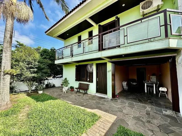 Imagem: Casa de Esquina Ampla de 4 Dormitórios!
