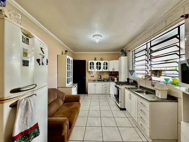 Imagem 4: Casa de Esquina Ampla de 4 Dormitórios!