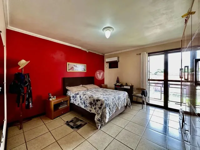 Imagem 15: Casa de Esquina Ampla de 4 Dormitórios!