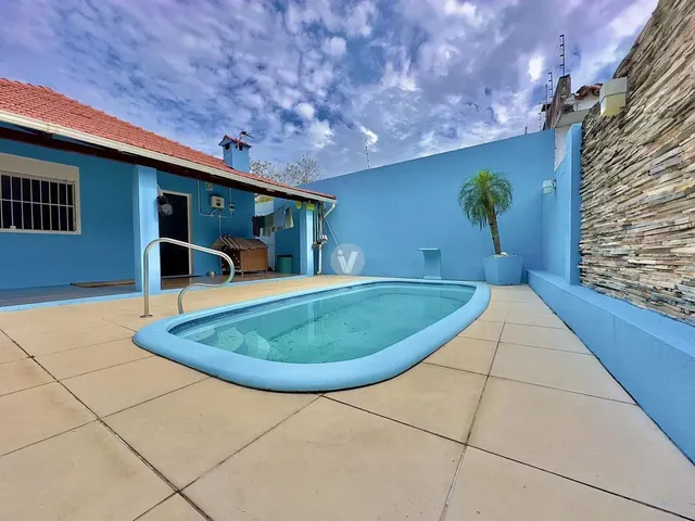 Imagem 1: Casa Térrea no Bairro Dores - 4 Dormitórios