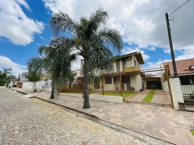 Imagem: Casa 04 Dormitórios com Uma Suíte no Bairro