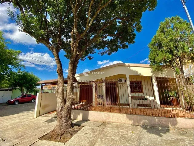 Imagem: Casa de Esquina a Uma Quadra da Av. Paulo