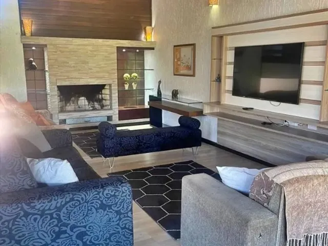 Imagem 5: Réveillon 2026 - Casa C/ 5 Quartos (Ar) - C/ Piscina - Praia Grande - 1 Quadra Mar