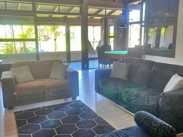 Imagem 7: Réveillon 2026 - Casa C/ 5 Quartos (Ar) - C/ Piscina - Praia Grande - 1 Quadra Mar