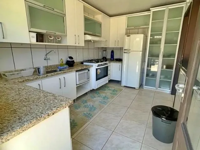 Imagem 6: Réveillon 2026 - Casa C/ 5 Quartos (Ar) - C/ Piscina - Praia Grande - 1 Quadra Mar