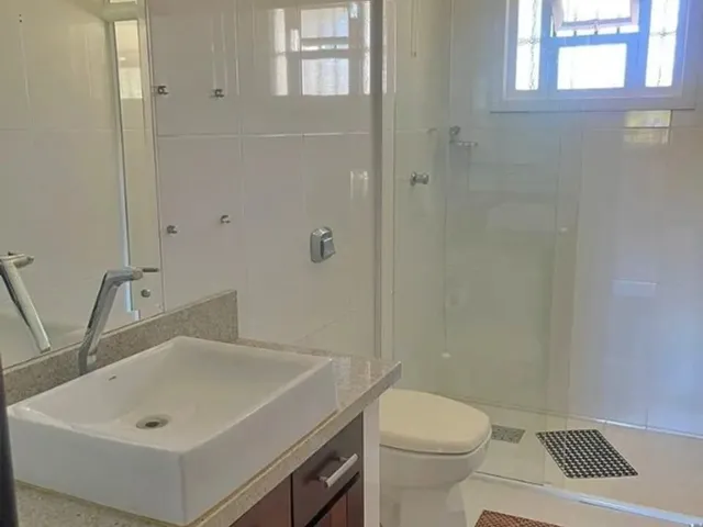 Imagem 11: Réveillon 2026 - Casa C/ 5 Quartos (Ar) - C/ Piscina - Praia Grande - 1 Quadra Mar