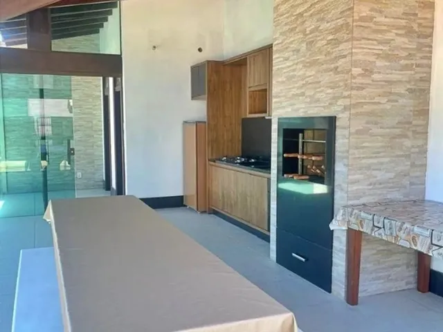 Imagem 10: Réveillon 2026 - Casa C/ 5 Quartos (Ar) - C/ Piscina - Praia Grande - 1 Quadra Mar