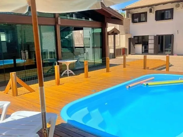 Imagem 9: Réveillon 2026 - Casa C/ 5 Quartos (Ar) - C/ Piscina - Praia Grande - 1 Quadra Mar
