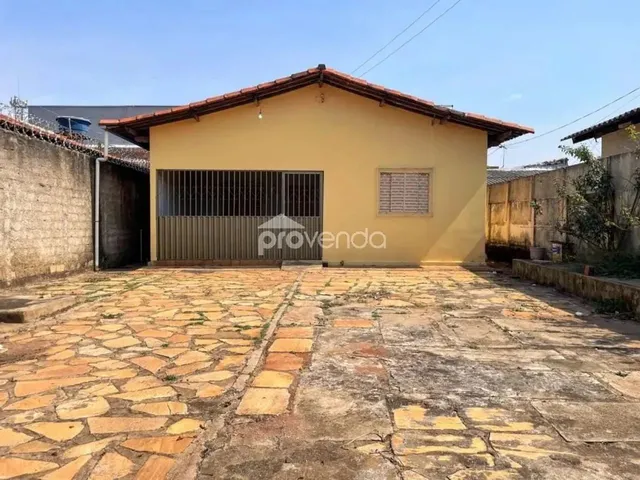 Imagem: Casa - 4 Quartos (1 Suíte) - Setor Centro
