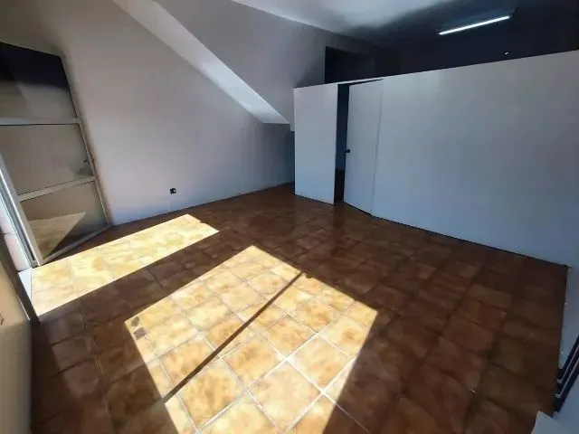 Imagem 9: Lojas 1&Amp;Amp;2 + Pátio [Combo] À Locação | 240M² R$ 3.000 | Centro Esteio