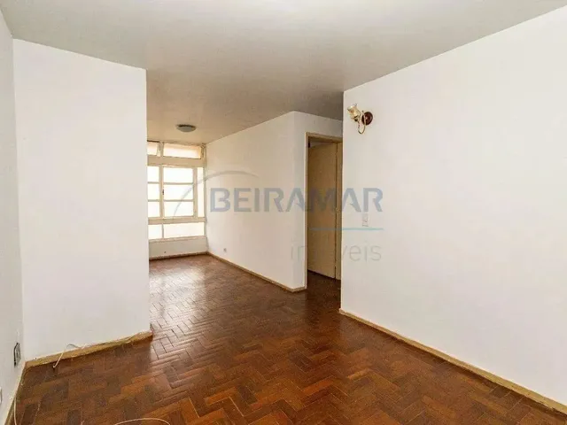 Imagem: Apartamento com 2 Quartos e Armários, Nascente