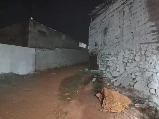 Imagem 11: Urgente! Excelente Lote de 862M²! com Casa na Laje de 3Quartos! Iptu! Cond. Fechado!