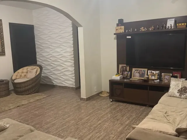 Imagem 3: Casa com 3 Quartos + Loja Comercial - Ideal para Morar e Trabalhar no Mesmo Lugar!