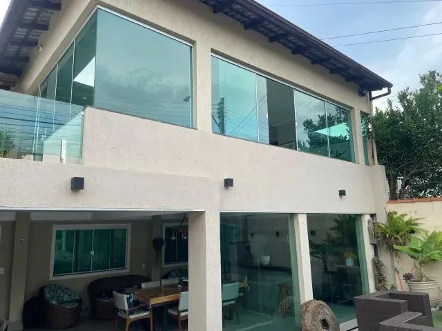 Imagem: A casa em condomínio possui 4 Dormitórios, 4 Banheiros, 4