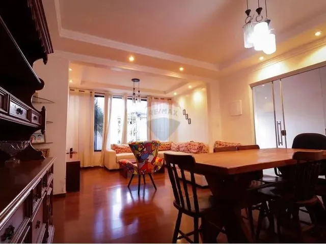 Imagem: 780M², 5 Quartos, 3 Banheiros, Sala Ampla