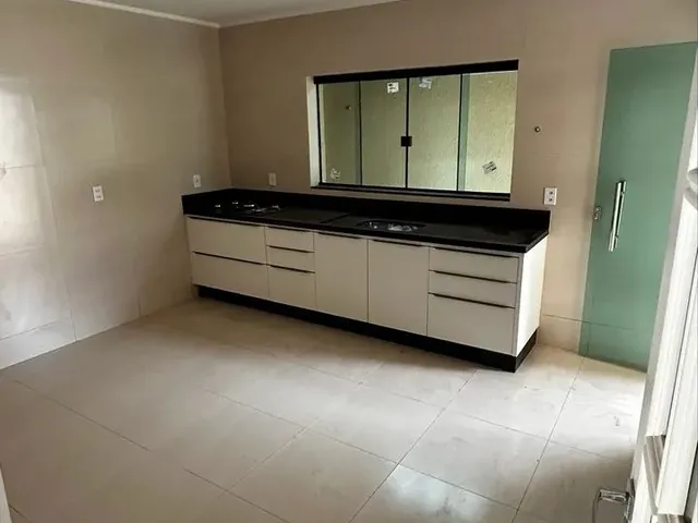 Imagem: Vendo Casa Térrea - 4 Quartos