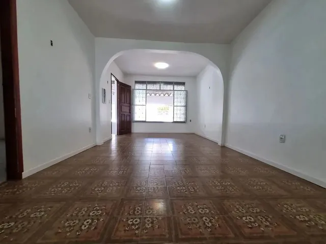 Imagem 5: Vende-Se Casa Super Espaçosa na Raiz - 3 Quartos com Suíte