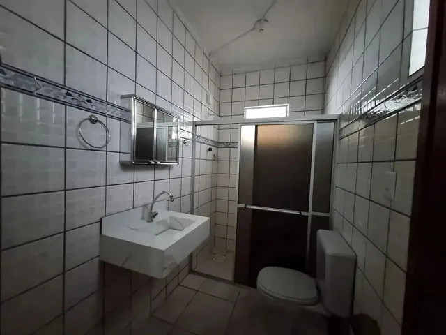 Imagem 2: Vende-Se Casa Super Espaçosa na Raiz - 3 Quartos com Suíte
