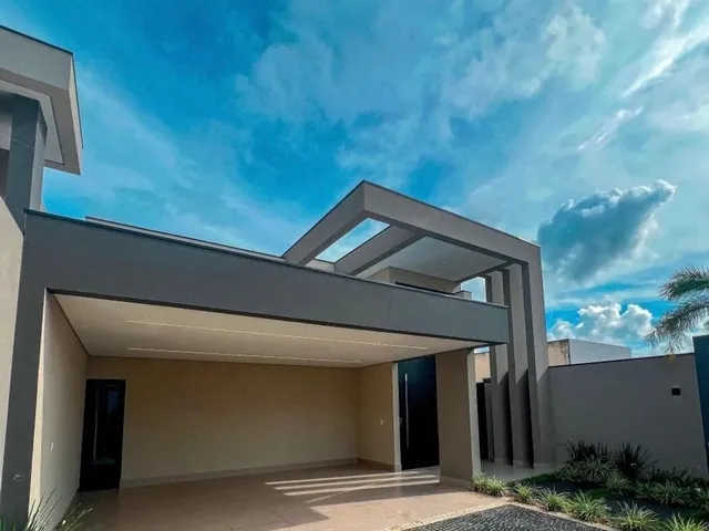 Imagem 1: Casa Ampla com Piscina Bem Localizada no Adrianópolis Prox a Av. Via Láctea