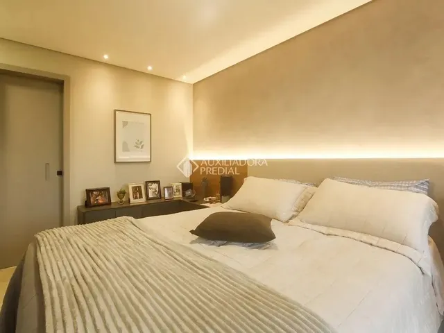 Imagem 16: Imóvel para Venda com 74 Metros Quadrados com 2 Quartos em Petrópolis - Porto Alegre