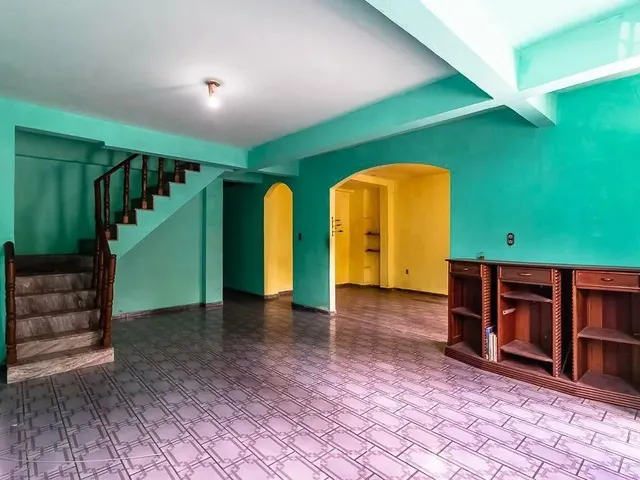 Imagem: Casa, 232,44M², 4/4, 2 Vgs na Passagem