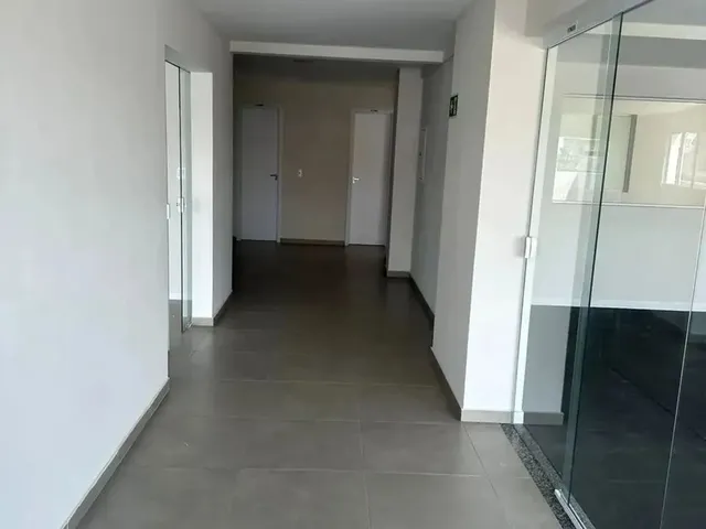 Imagem 5: Vendo Apto Ed Montfort com 2/4 Sendo 1 Suíte e 2Vgs - Marco