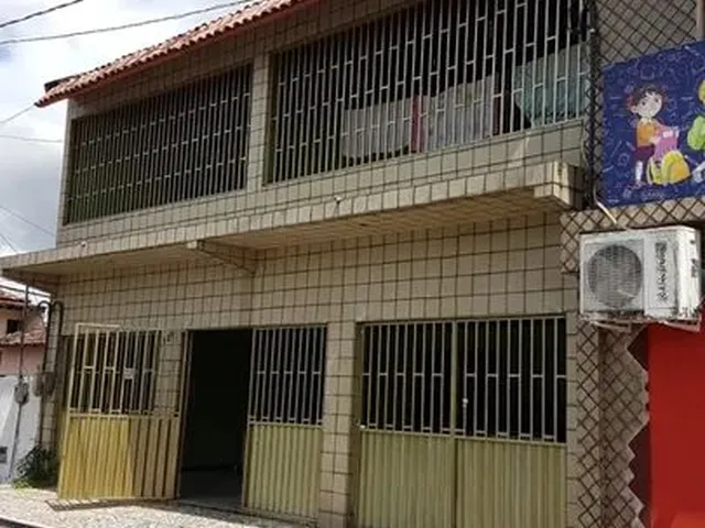Imagem: Casa no Cordeiro de Farias, 4 Suítes, R$450