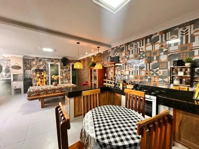 Imagem 6: Casa Magnifica com 4 Suites !!