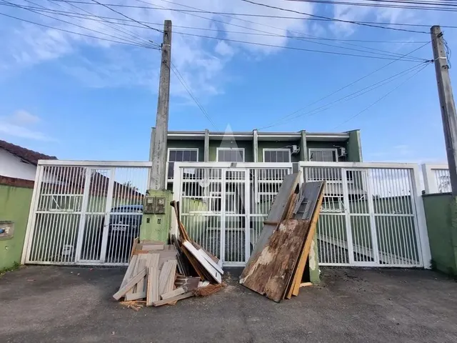 Imagem: A casa possui 2 Dormitórios, 2 Banheiros, 1 Vaga na