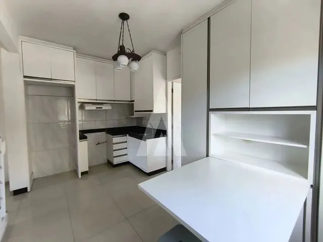 Imagem 10: Casa Completa de Armários no Floresta com 03 Quartos Sendo 01 Suíte com Ar Condicionado