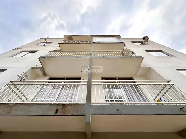 Imagem 1: Apartamento Mobiliado Disponível para Locação no Centro de Balneário Piçarras/Sc