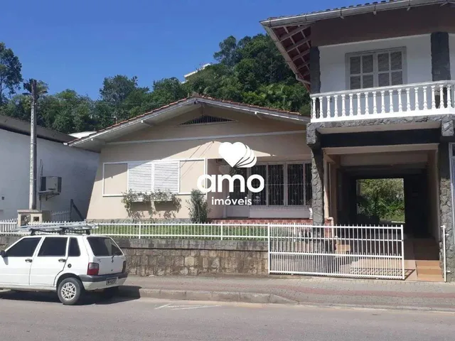 Imagem: Casa Semimobiliada para Alugar no Bairro
