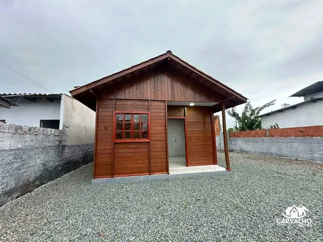 Imagem: Casa com Amplo Terreno para Locação Anual