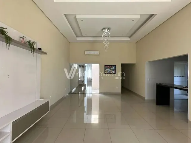Imagem: A casa em condomínio possui 3 Dormitórios, 1 Suíte, 4