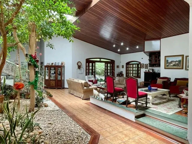 Imagem: Casa À Venda com 4 Quartos no Parque Nova