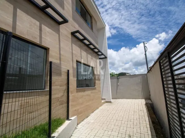 Imagem: Casa Geminada À Venda, 3 Quartos, 2 Suítes