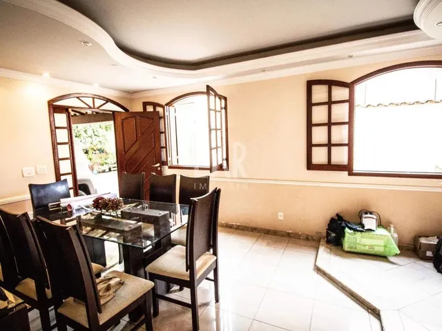 Imagem: Casa À Venda, 4 Quartos, 1 Suíte, 3 Vagas