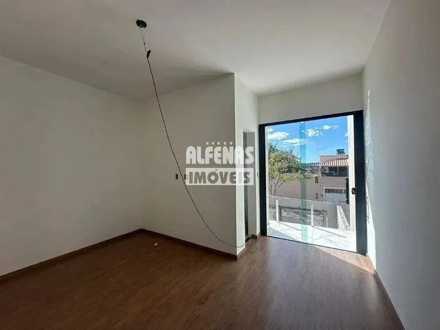 Imagem 8: Casa Geminada À Venda 3 Quartos no Bairro Icaivera