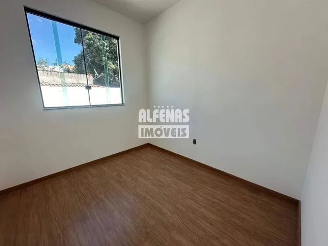 Imagem 2: Casa Geminada À Venda 3 Quartos no Bairro Icaivera