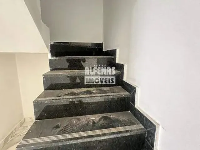 Imagem 3: Casa Geminada À Venda 3 Quartos no Bairro Icaivera