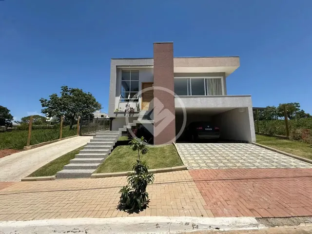 Imagem 1: Linda Casa Linear, 4 Quartos, Sala Ampla, no Imponente Condomínio Gran Royalle Codigo